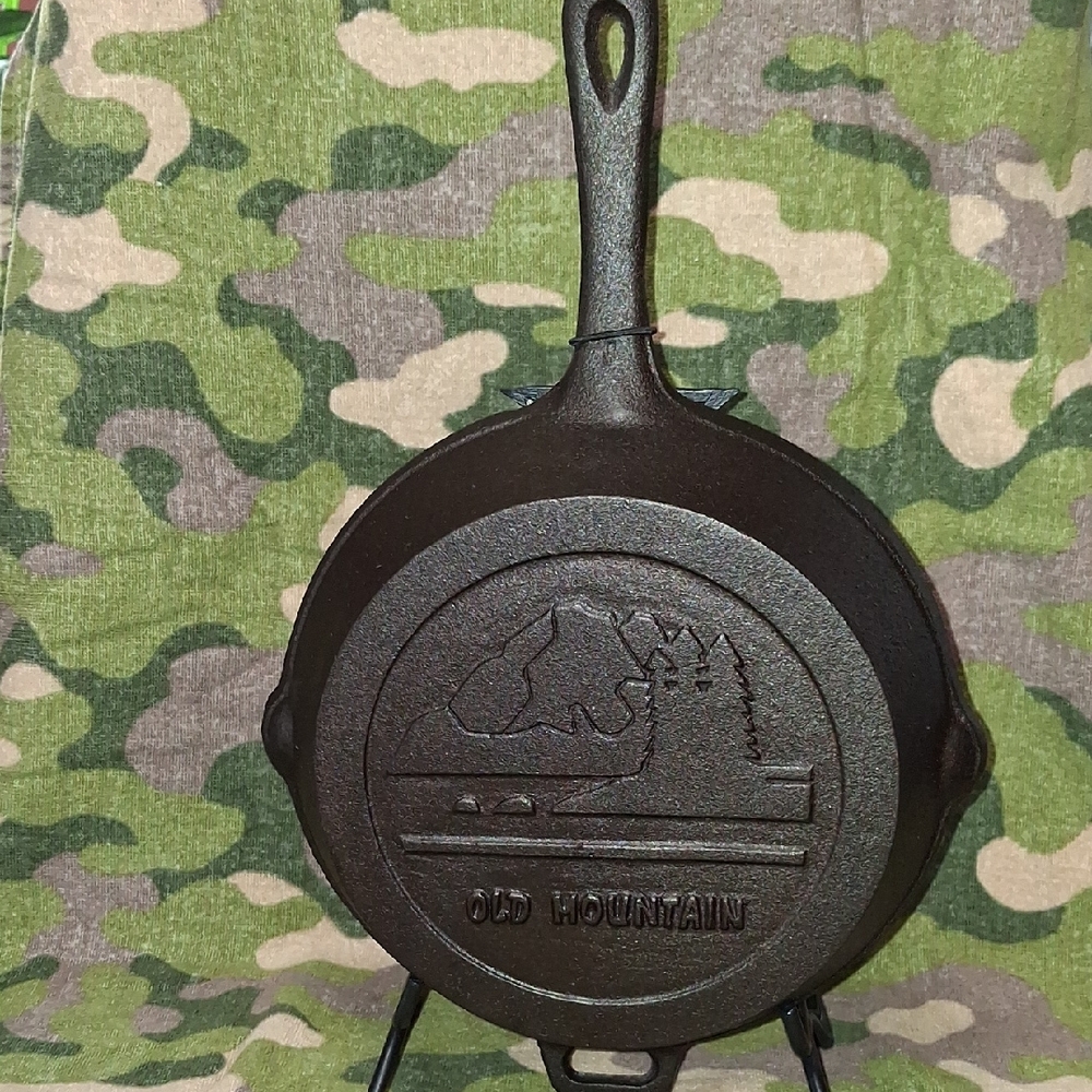 Cast Iron Skillet - Old Mountain Cast Iron Skillet